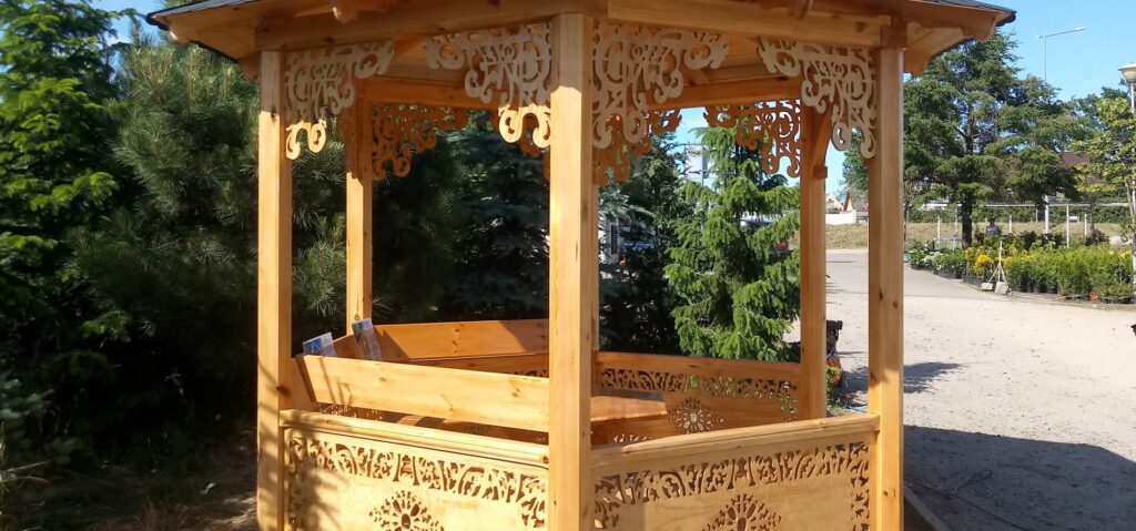 Altana ogrodowa drewniana